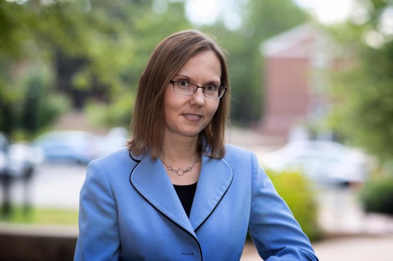Sociologist Josipa Roksa recently published the paper, “The Role of Family Support in Facilitating Academic Success of Low-Income Students.”